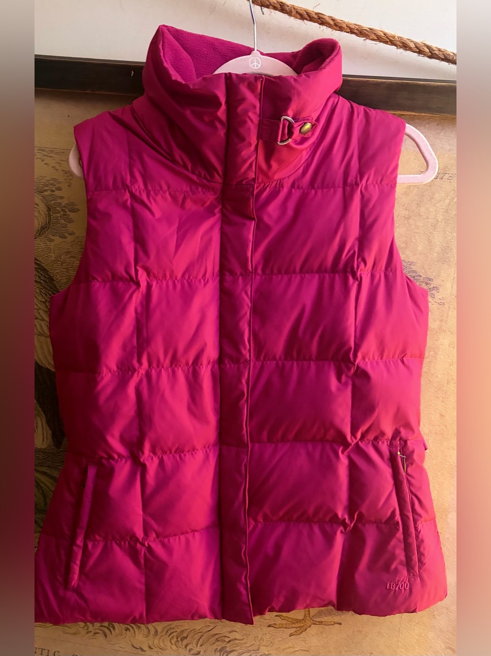 * Eddie Bauer Fuchsia Pink Box Quilted Goose Down Vest SZ Medium *
